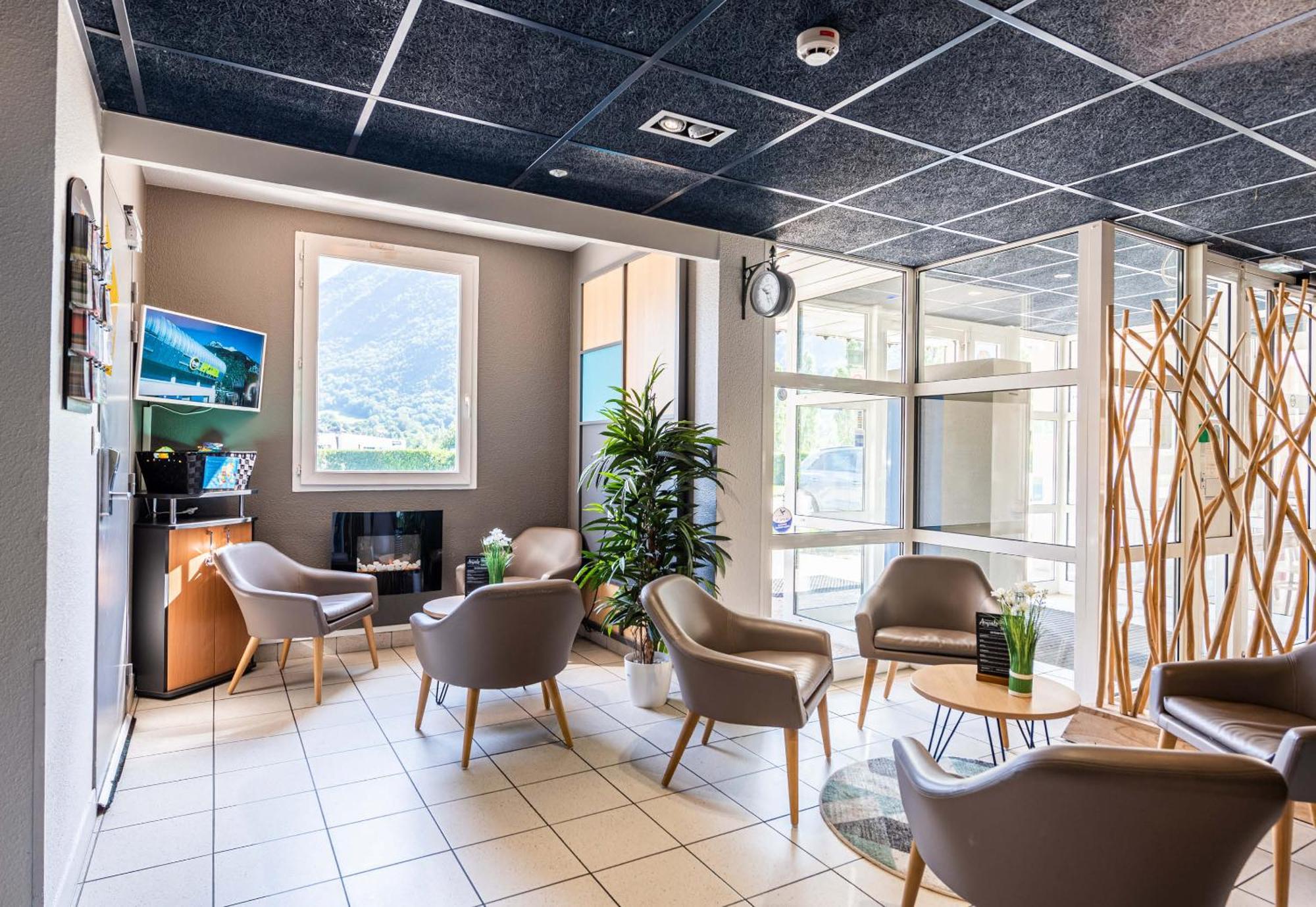 B&B Hotel Saint Jean De Maurienne Sainte-Marie-de-Cuines Eksteriør bilde